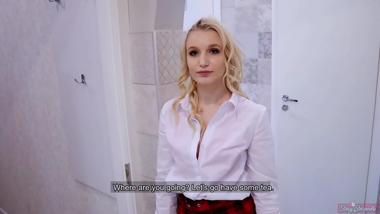 Młoda dziewczyna z college'u zdradza swojego chłopaka z jego przyjacielem | POV i sperma w jej cipce!