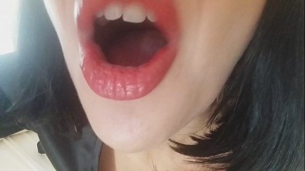 Kochanie, twoja macocha nie pozwoli ci dzisiaj iść do szkoły... Za bardzo cię potrzebuję...